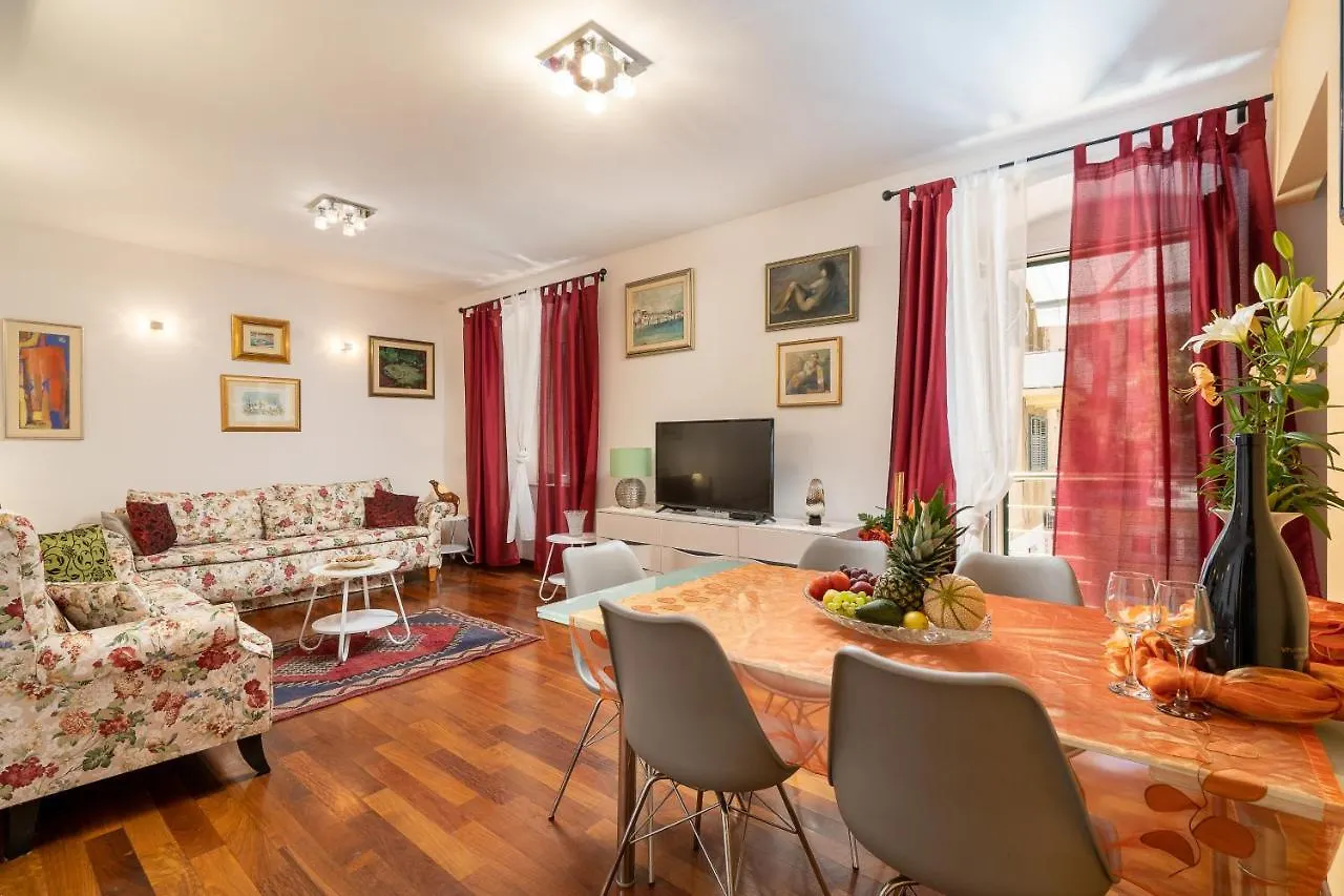 Camellia- Cozy Apartment Split