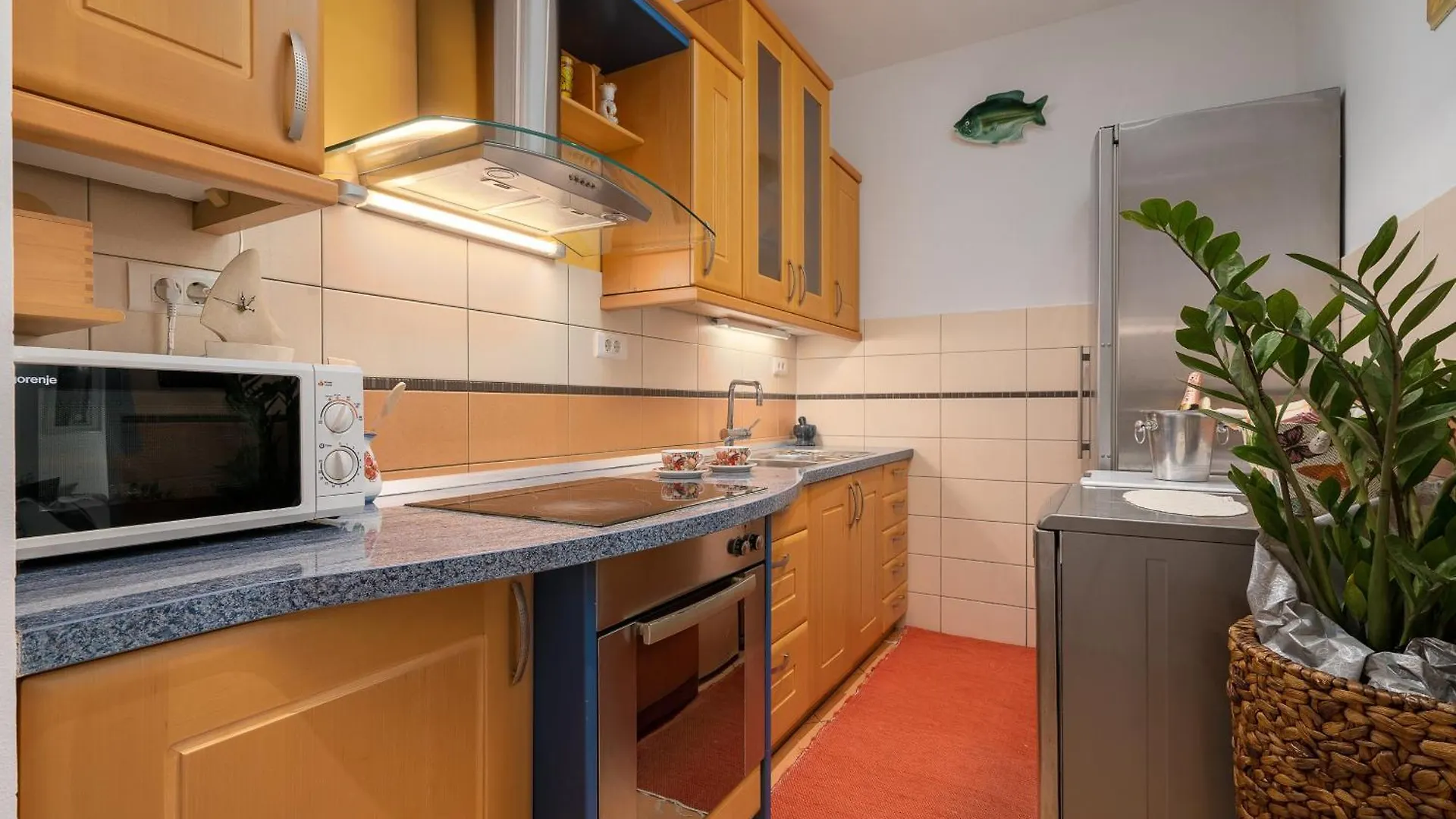 Camellia- Cozy Apartment Split